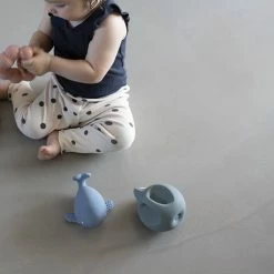 Filibabba - Bijtring - Christian The Whale - Powder Blue -grijp-bijtspeelgoed Verkoopwinkel 458x840 1
