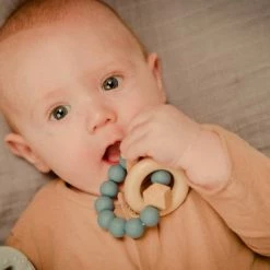 Label Label Zwart/Wit Hout & Silicone Kralen Bijtring LLST-15201 -grijp-bijtspeelgoed Verkoopwinkel 550x366 41