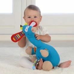 Dolce Activiteitsknuffel - One Size - Musical Giraffe 9 Dolce Activiteitsknuffel - One Size - Musical Giraffe -grijp-bijtspeelgoed Verkoopwinkel 550x367 6