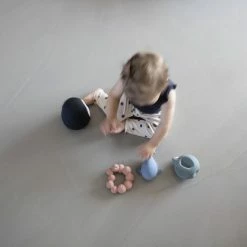 Filibabba - Bijtring - Christian The Whale - Powder Blue -grijp-bijtspeelgoed Verkoopwinkel 550x416