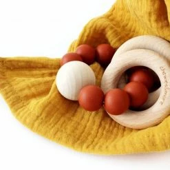 Chewies & More Rammelaar Hout Met Kralen Oker 30. Oker -grijp-bijtspeelgoed Verkoopwinkel 550x461