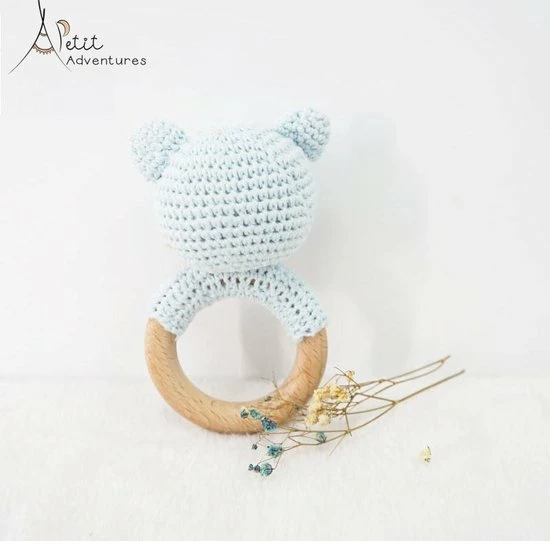 Petit Adventures Handgebreide Rammelaar Beer 6 Petit Adventures Handgebreide Rammelaar Beer - Afbeelding 4