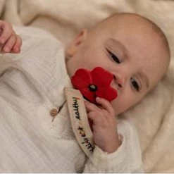 Oli & Carol Oli&Carol - Bad - Bijtspeeltje - Pop The Poppy - Bijtring 9 Oli & Carol Oli&Carol - Bad - Bijtspeeltje - Pop The Poppy - Bijtring -grijp-bijtspeelgoed Verkoopwinkel 550x551 10