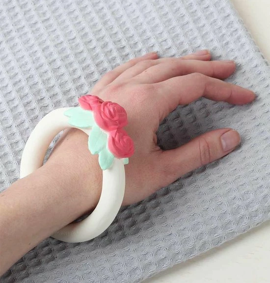 Bijtring: Rozenknopjes | A Little Lovely Company 5 Bijtring: Rozenknopjes | A Little Lovely Company - Afbeelding 3