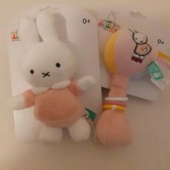 Nijntje Tiamo Babybundel Knuffel + Rammelaar Set - Licht Roze.