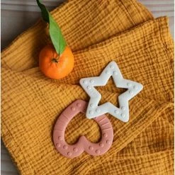 BIBS - Siliconen Bijtring - Bijtringen - Heart Peach 16 BIBS - Siliconen Bijtring - Bijtringen - Heart Peach -grijp-bijtspeelgoed Verkoopwinkel 550x819 1