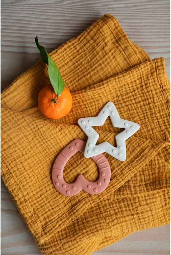 BIBS - Siliconen Bijtring - Bijtringen - Heart Peach 5 BIBS - Siliconen Bijtring - Bijtringen - Heart Peach - Afbeelding 3