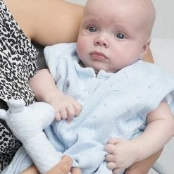 Baby's Only Gebreide Baby Rammelaar Nijlpaard - Poederblauw - Baby Cadeau 7 Baby's Only Gebreide Baby Rammelaar Nijlpaard - Poederblauw - Baby Cadeau -grijp-bijtspeelgoed Verkoopwinkel 550x824 14