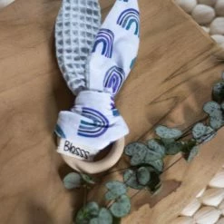 Blosss Konijnenoren Bijtring Blauw| Regenboogjes